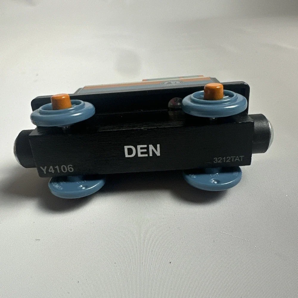 Thomas & Friends Wooden Train Lot Dart & Den Engines Lot Set of 2 Cars